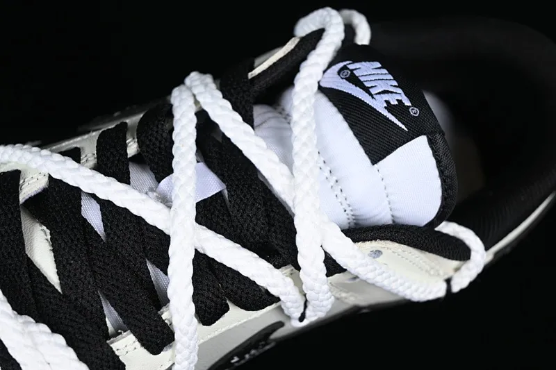 All categories Nk SB Dunk series Nk SB Dunk Low low-top sneakers Nk Dunk Low Panda Prank Love Smiley Face Panda Splash Ink SB strap low-top casual sneakers DD1391-100